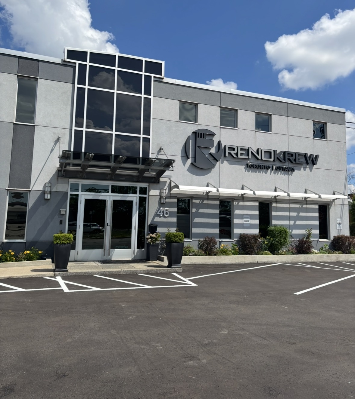 Commercial window cleaning
